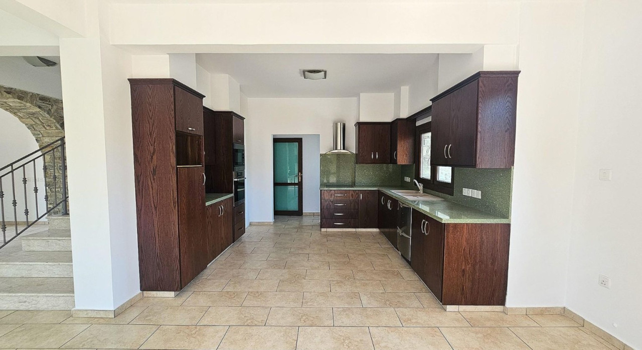 House (Semi detached) in Agia Anna, Larnaca for Sale