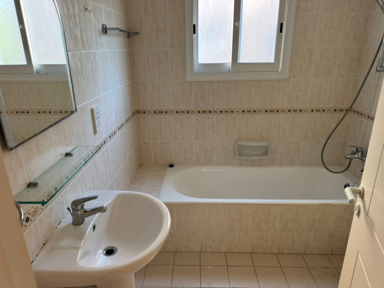 Apartment (Flat) in Kato Paphos, Paphos for Sale