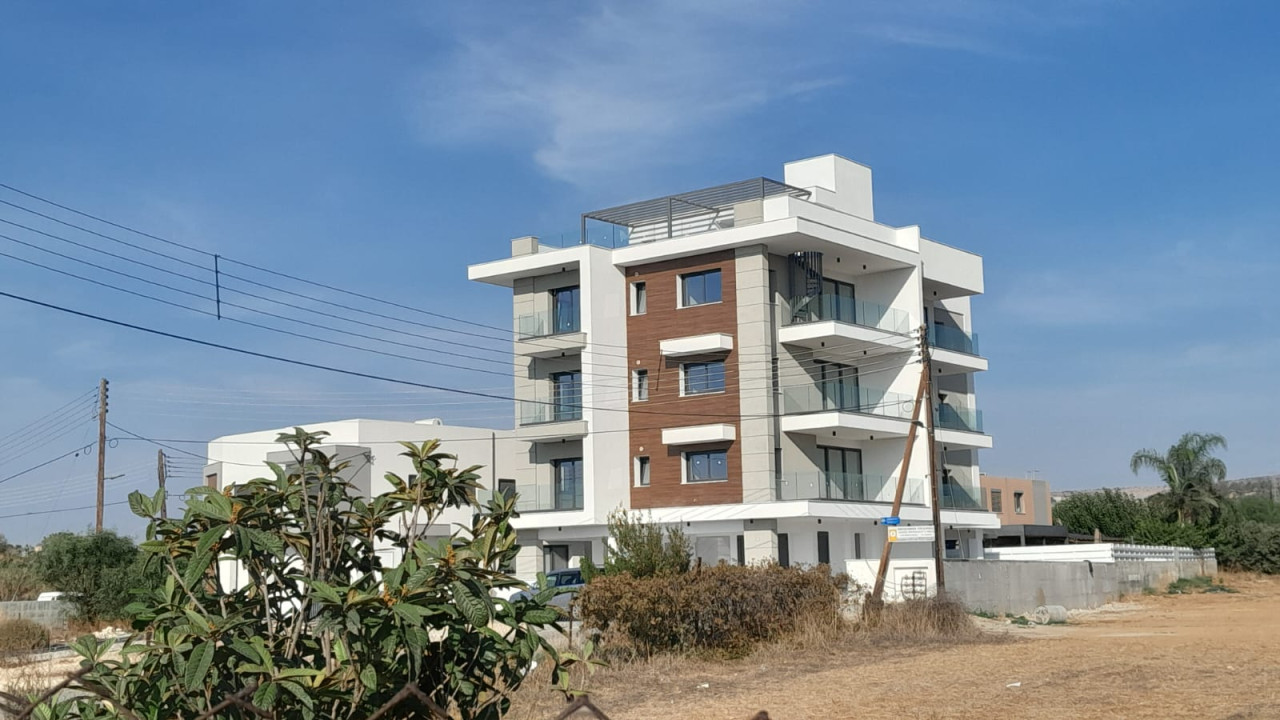 Apartment (Penthouse) in Polemidia (Kato), Limassol for Sale