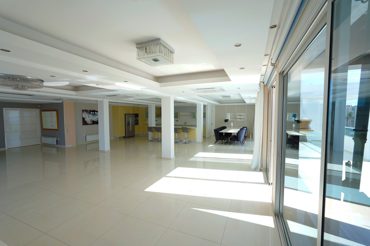 Apartment (Penthouse) in Posidonia Area, Limassol for Sale