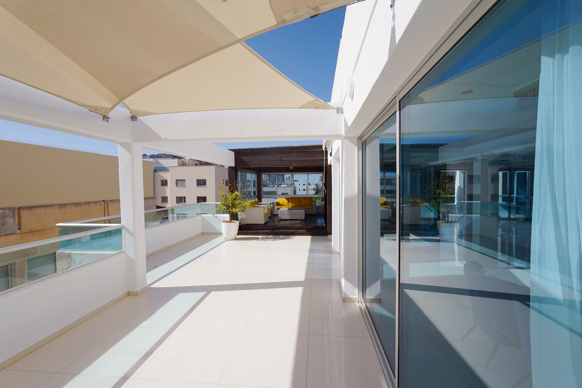 Apartment (Penthouse) in Posidonia Area, Limassol for Sale