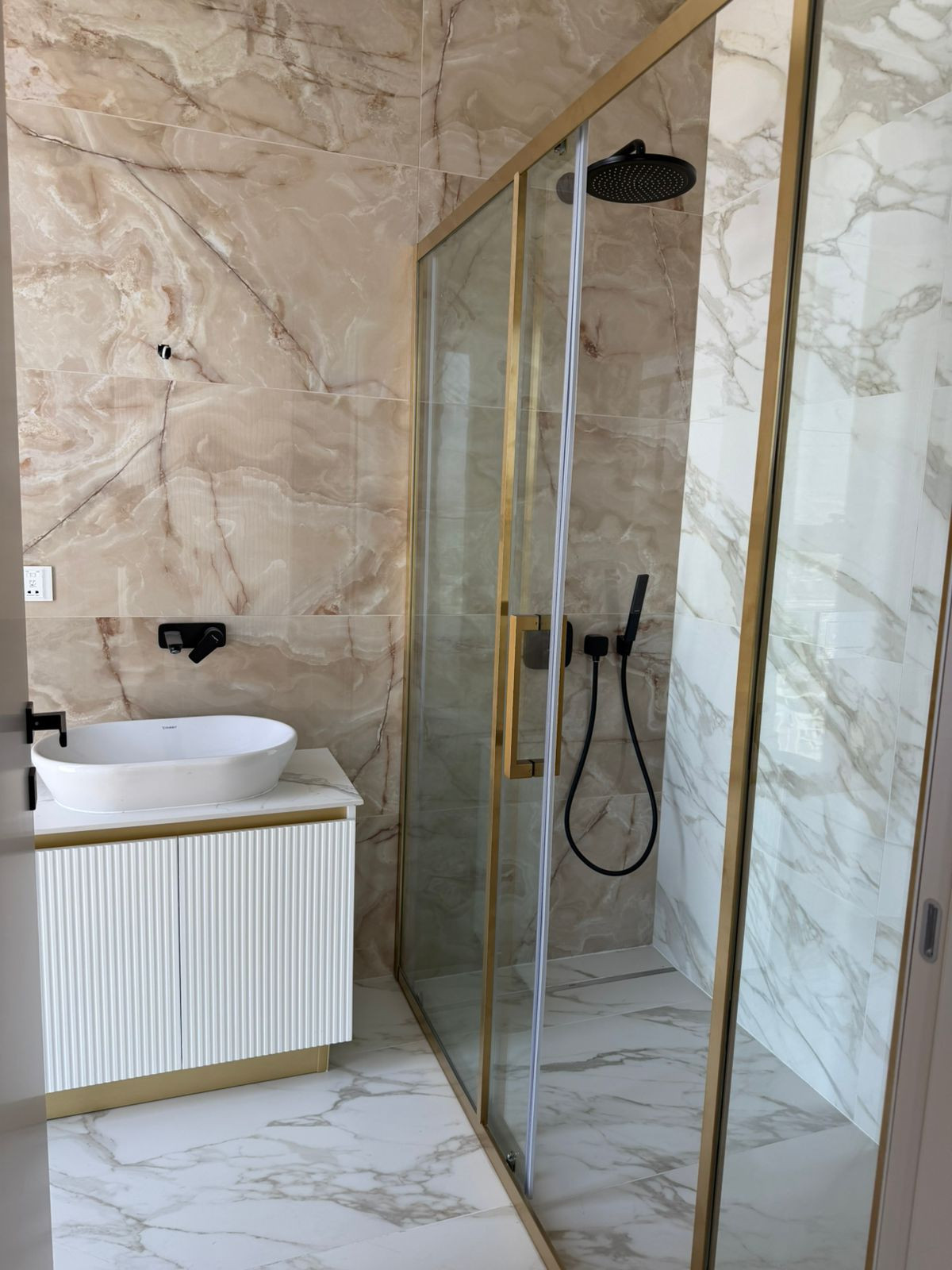 Apartment (Flat) in Germasoyia Tourist Area, Limassol for Sale