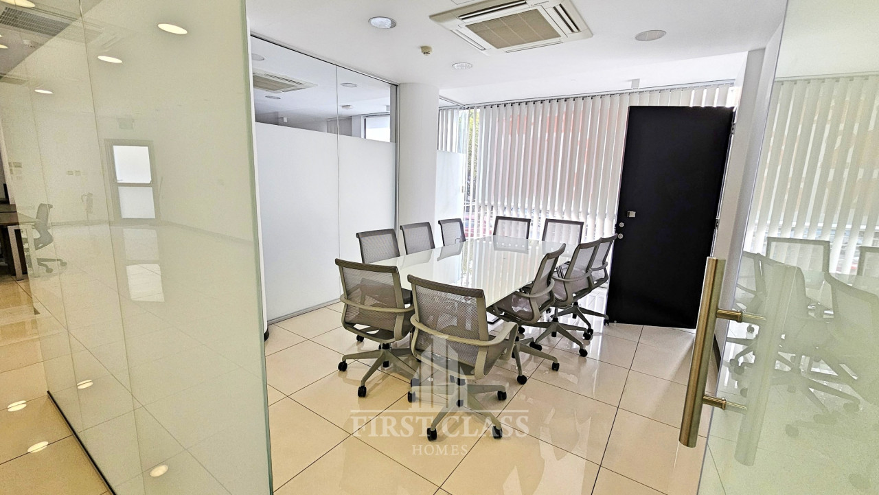Commercial (Office) in Mesa Geitonia, Limassol for Sale