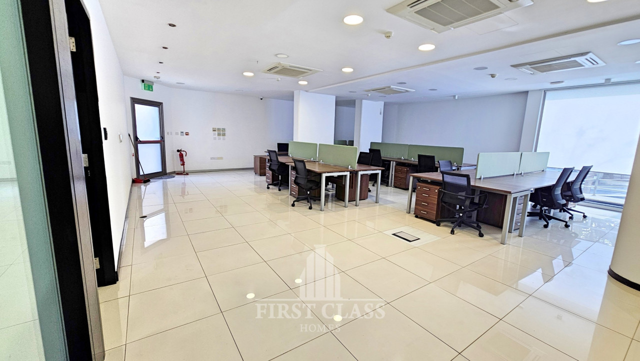 Commercial (Office) in Mesa Geitonia, Limassol for Sale