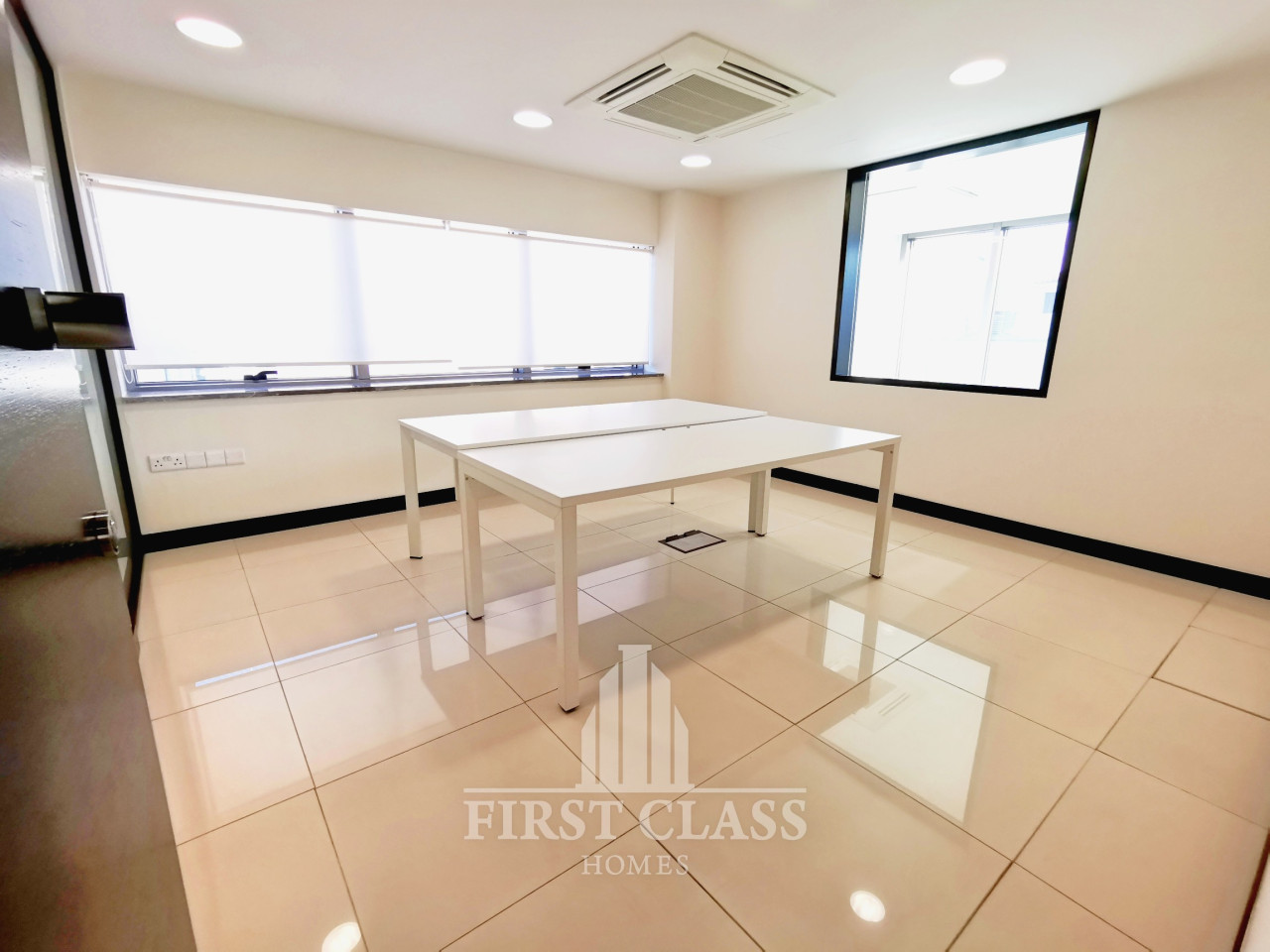 Commercial (Office) in Mesa Geitonia, Limassol for Sale