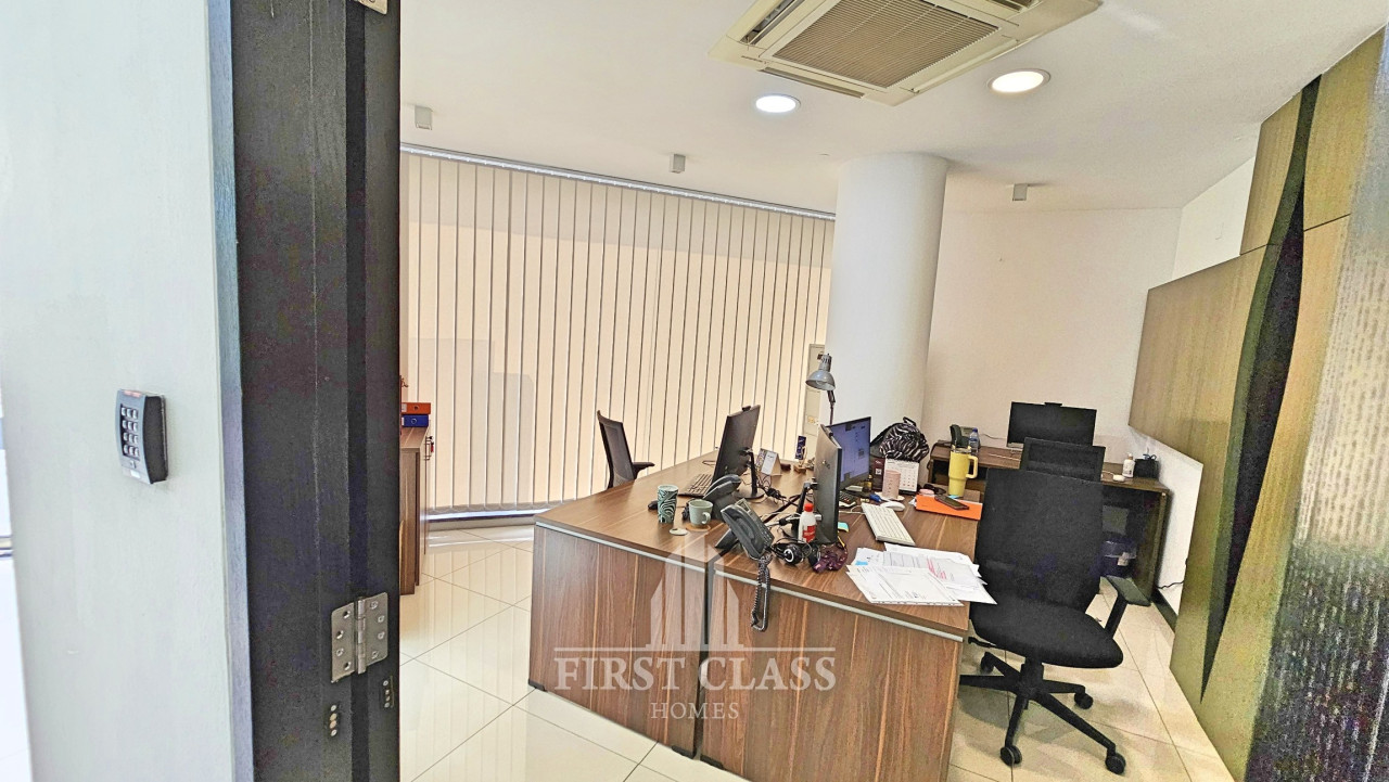 Commercial (Office) in Mesa Geitonia, Limassol for Sale