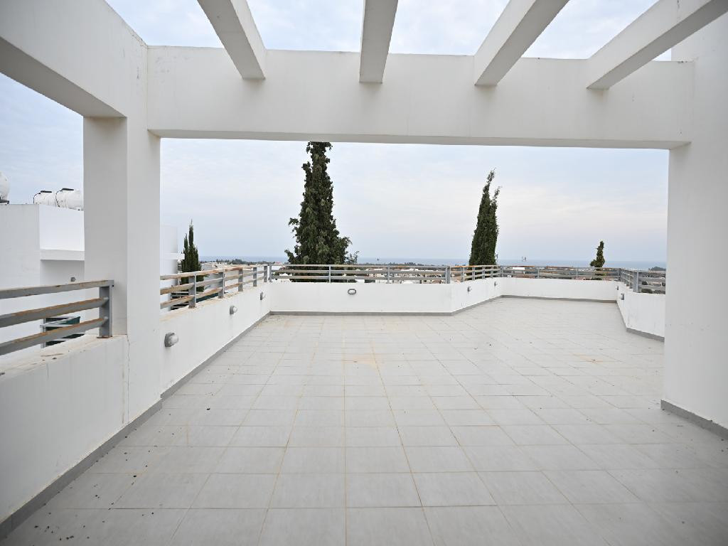 Apartment (Penthouse) in Mazotos, Larnaca for Sale