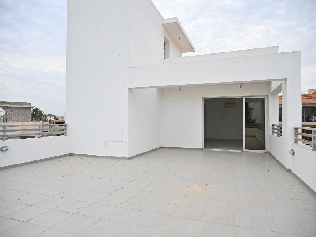 Apartment (Penthouse) in Mazotos, Larnaca for Sale