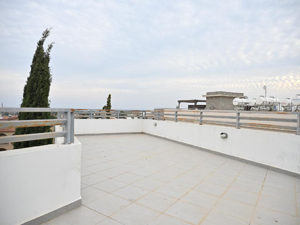 Apartment (Penthouse) in Mazotos, Larnaca for Sale