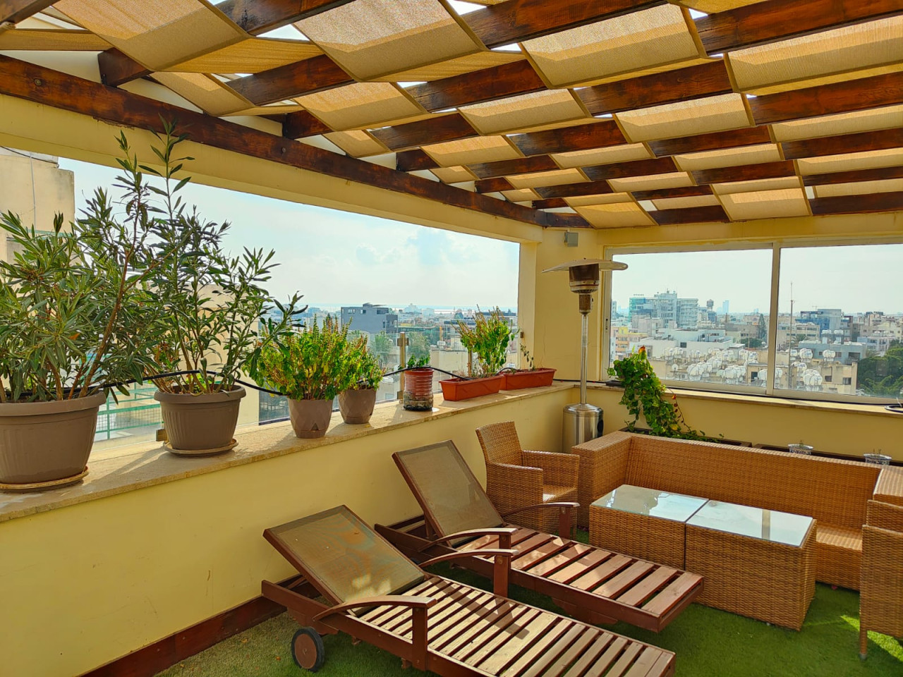 Apartment (Penthouse) in Agia Zoni, Limassol for Rent