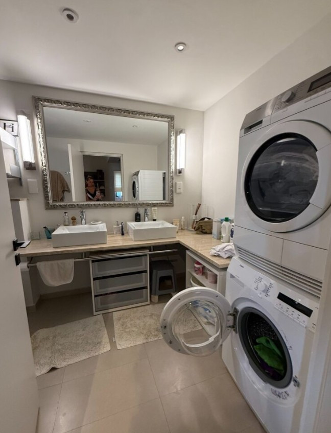 Apartment (Flat) in Park Lane Area, Limassol for Sale