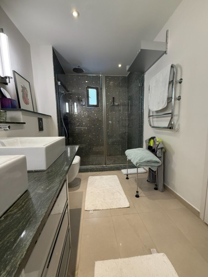 Apartment (Flat) in Park Lane Area, Limassol for Sale