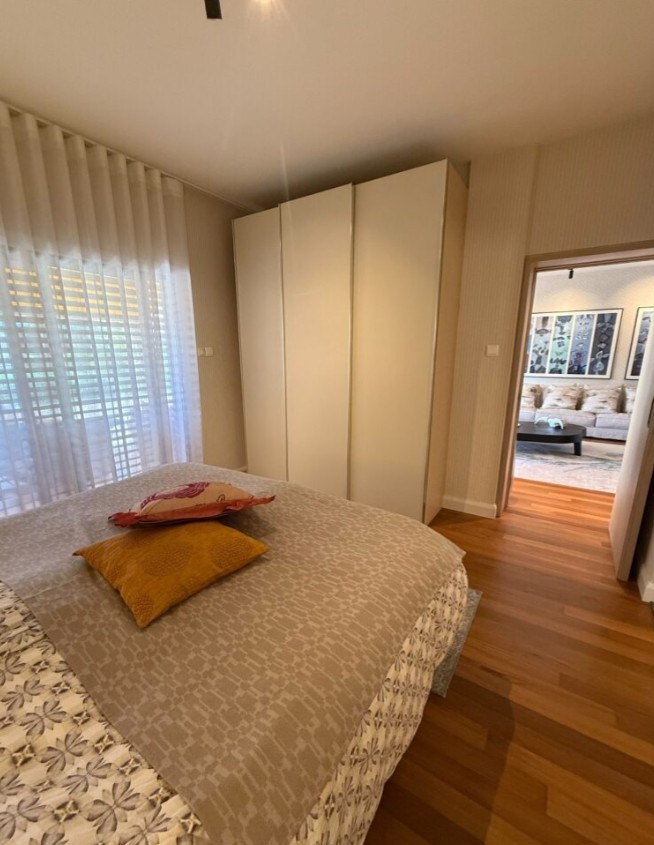 Apartment (Flat) in Park Lane Area, Limassol for Sale