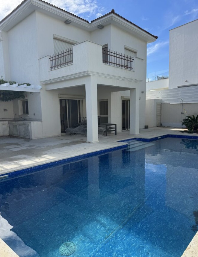 House (Detached) in Park Lane Area, Limassol for Sale