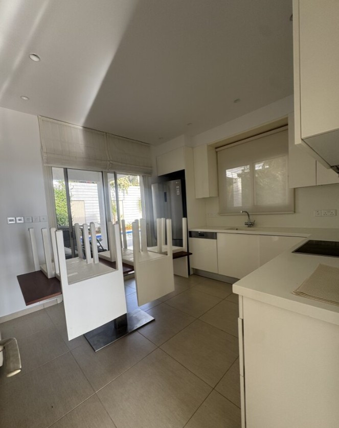 House (Detached) in Park Lane Area, Limassol for Sale