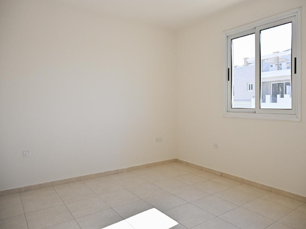 Apartment (Flat) in Dromolaxia, Larnaca for Sale