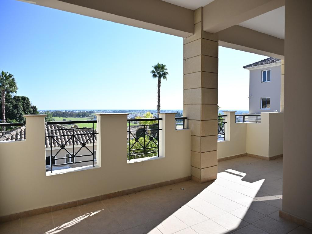 Apartment (Flat) in Dromolaxia, Larnaca for Sale
