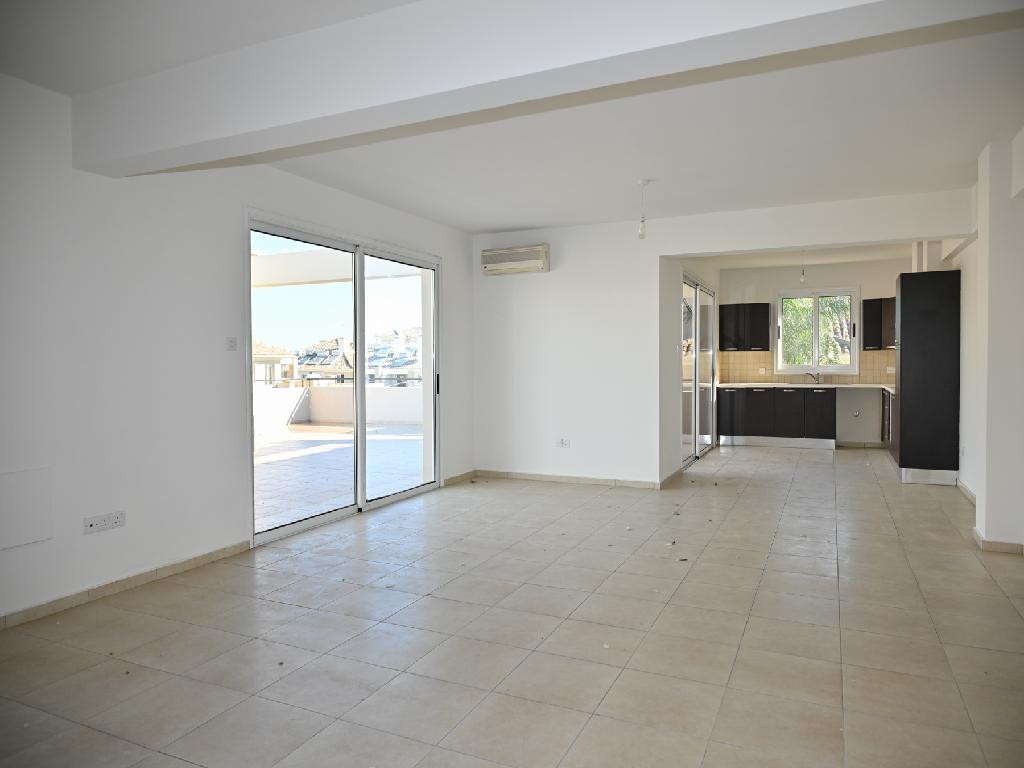 Apartment (Penthouse) in Tersefanou, Larnaca for Sale
