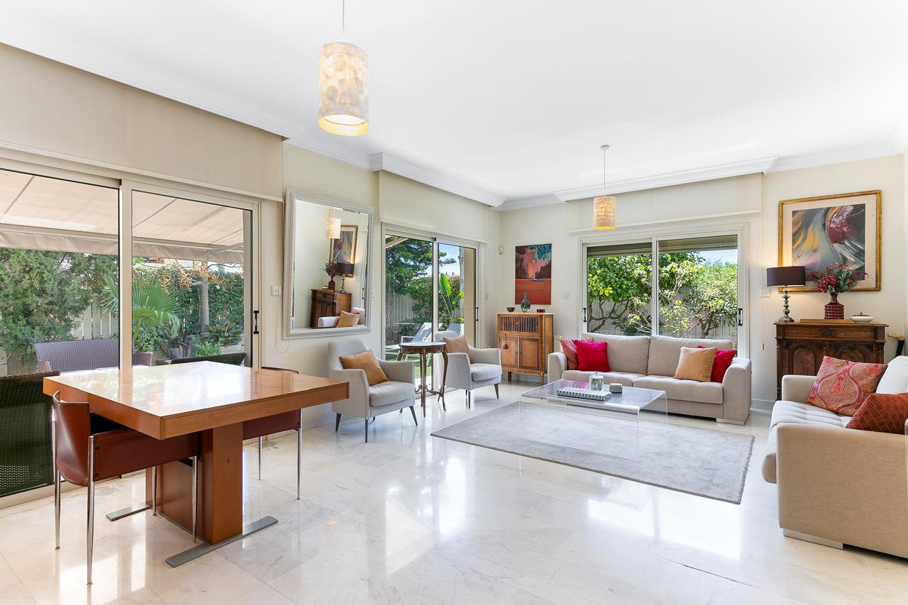 House (Detached) in Crowne Plaza Area, Limassol for Sale