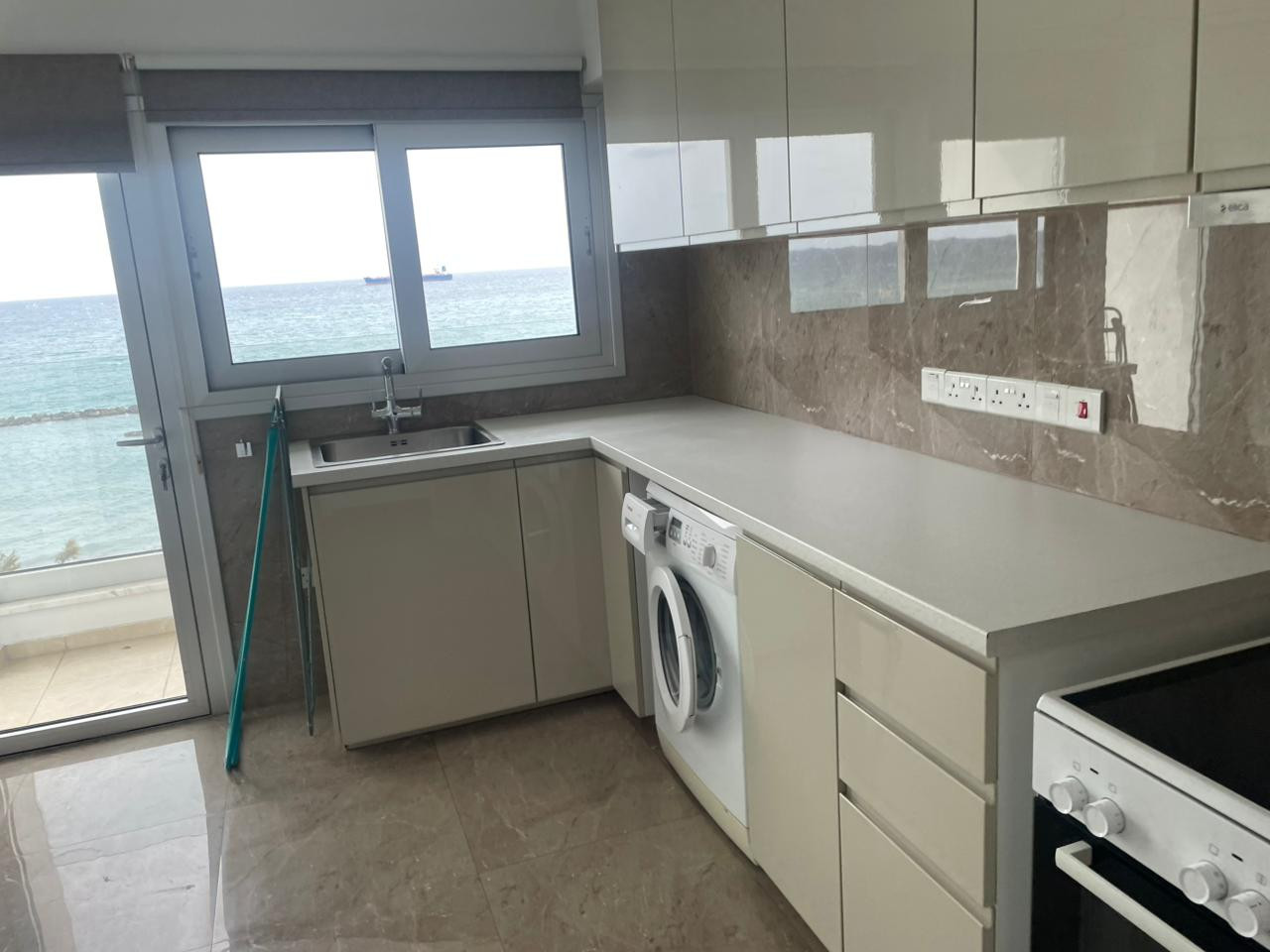 Apartment (Flat) in Neapoli, Limassol for Rent