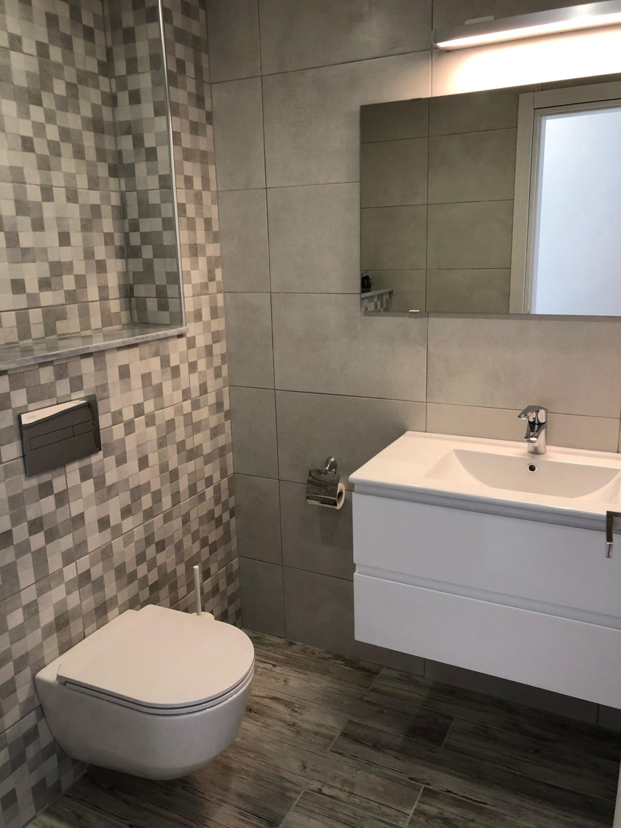 Apartment (Flat) in Neapoli, Limassol for Sale