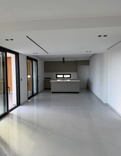 Apartment (Penthouse) in Agios Athanasios, Limassol for Sale