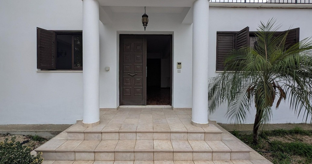 House (Semi detached) in Engomi, Nicosia for Sale