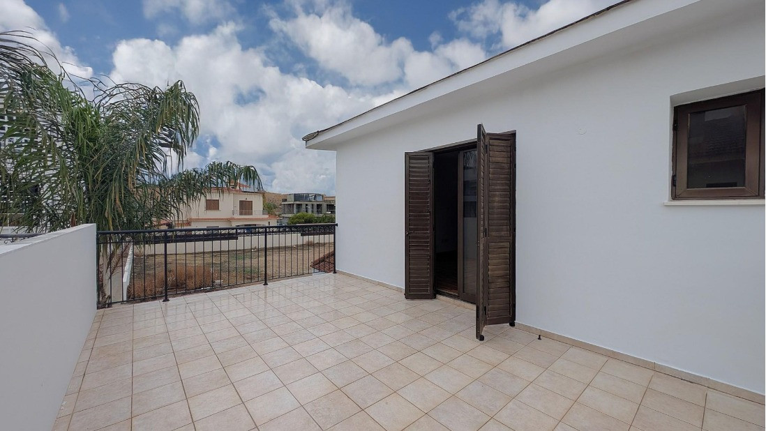 House (Semi detached) in Engomi, Nicosia for Sale
