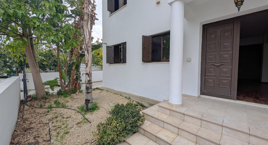House (Semi detached) in Engomi, Nicosia for Sale