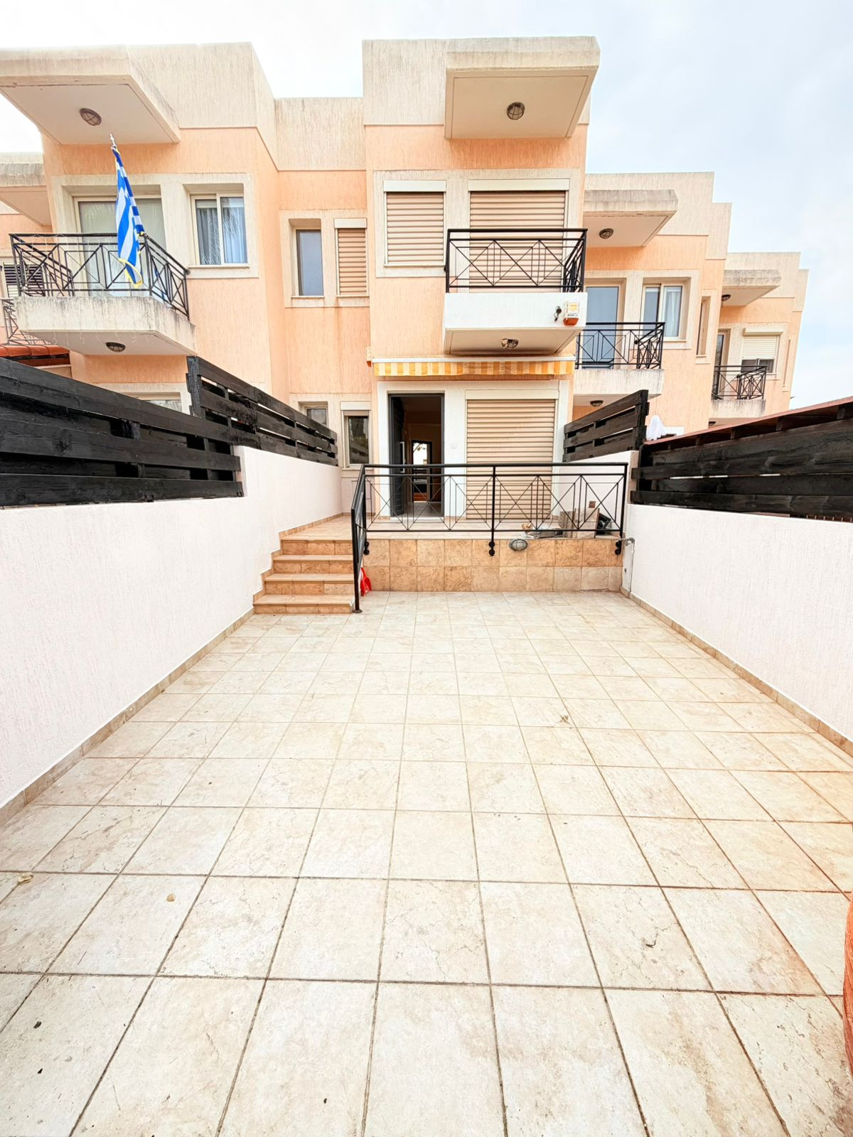 House (Maisonaitte) in Parklane area
