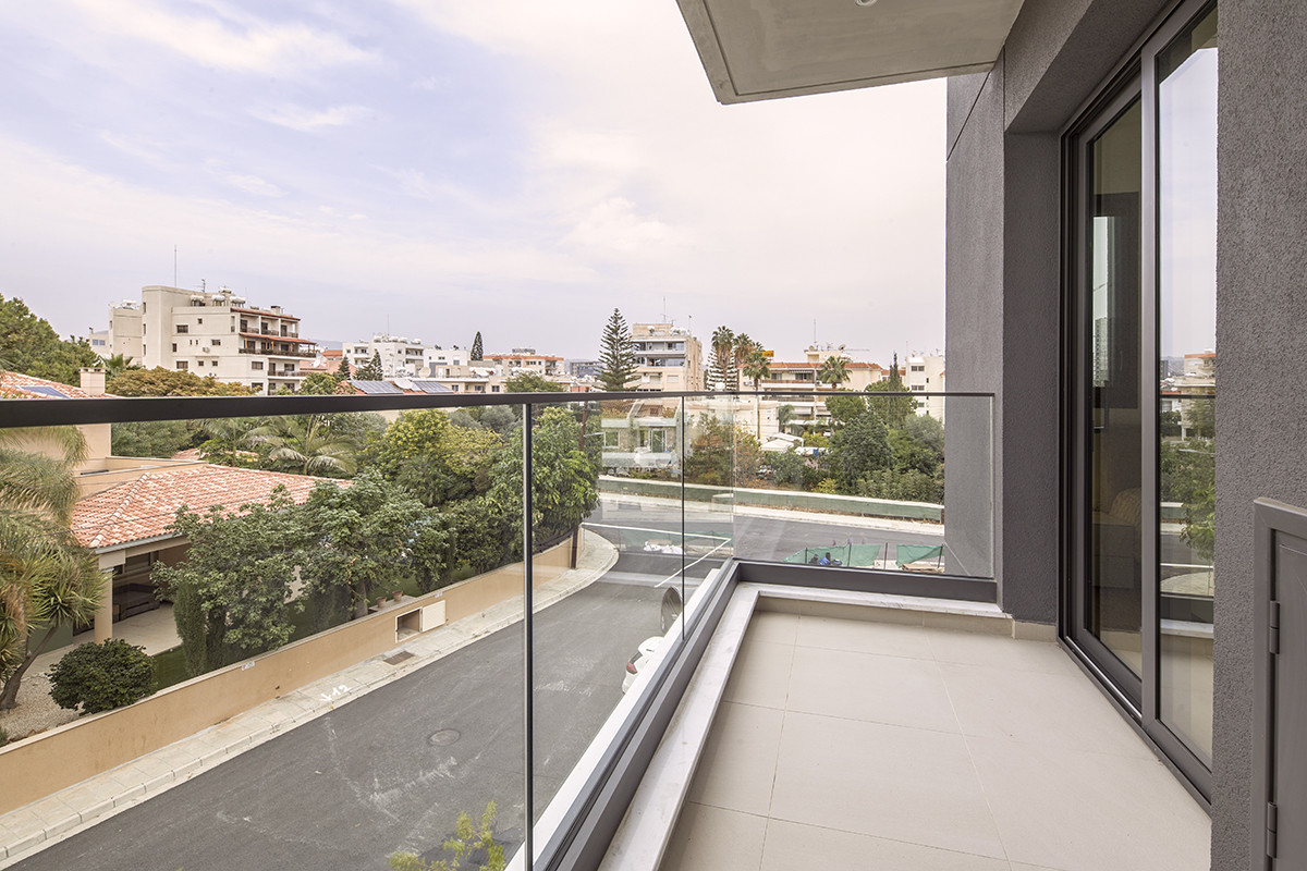 Apartment (Penthouse) in Germasoyia Tourist Area, Limassol for Sale