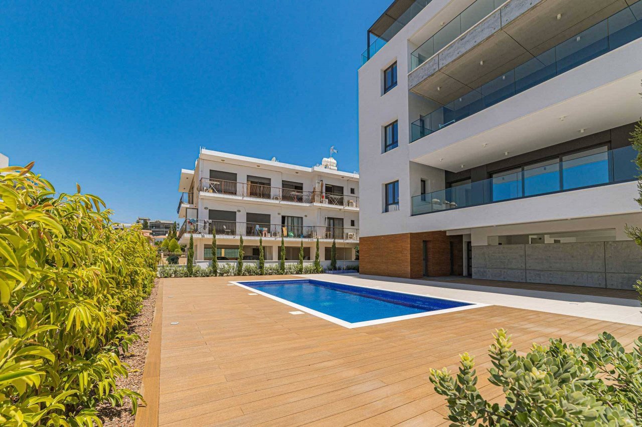 Apartment (Penthouse) in Germasoyia Tourist Area, Limassol for Sale