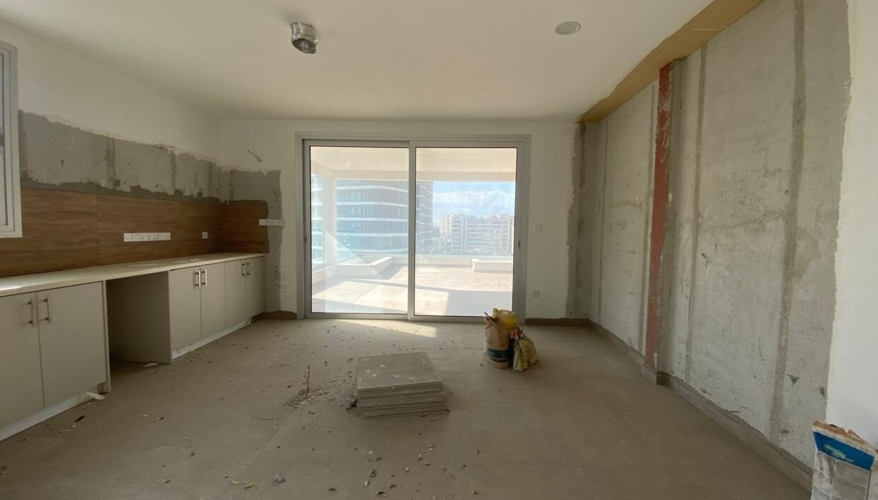 Apartment (Penthouse) in Neapoli, Limassol for Sale