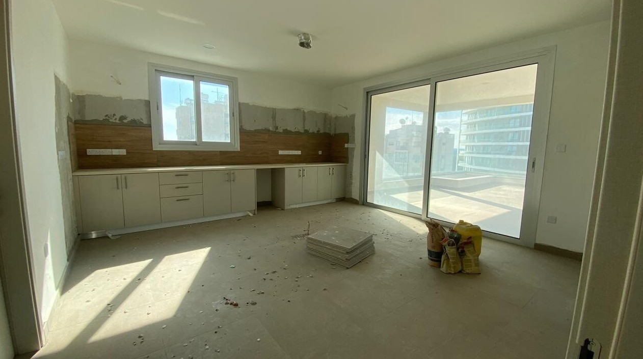 Apartment (Penthouse) in Neapoli, Limassol for Sale