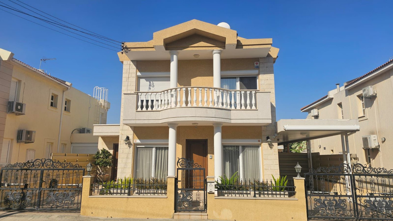 House (Detached) in Crowne Plaza Area, Limassol for Sale