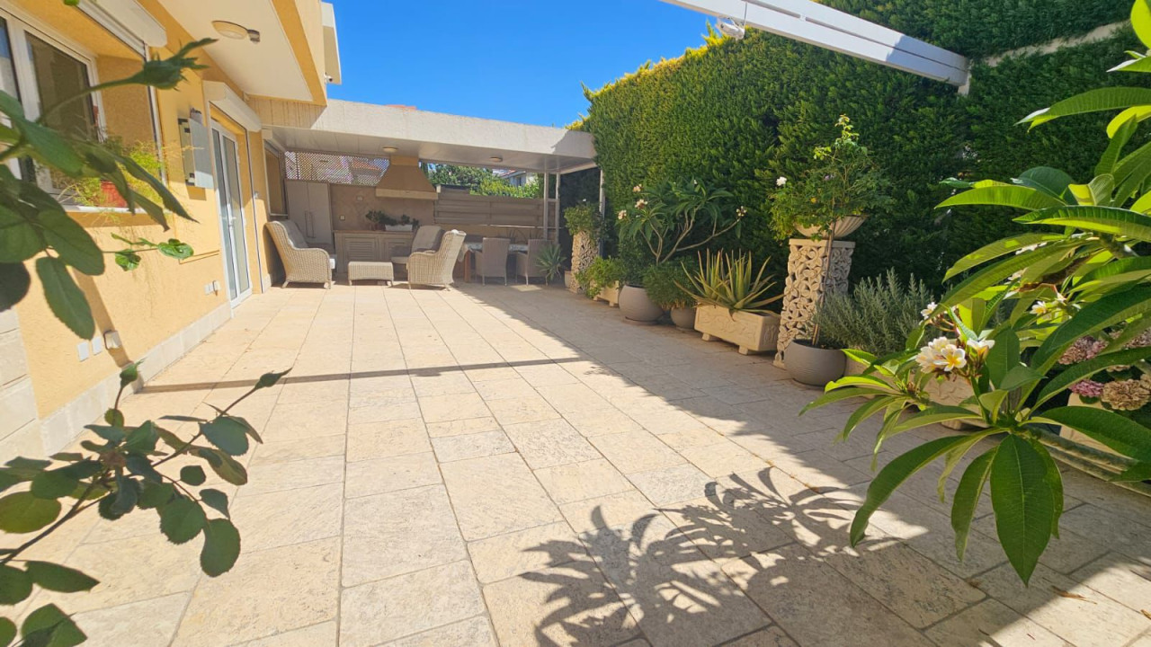 House (Detached) in Crowne Plaza Area, Limassol for Sale