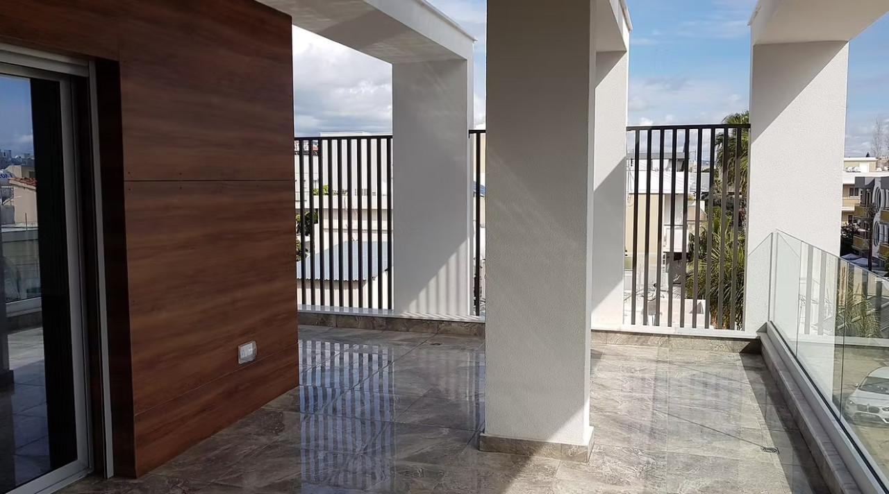 Apartment (Penthouse) in Moutagiaka Tourist Area, Limassol for Sale