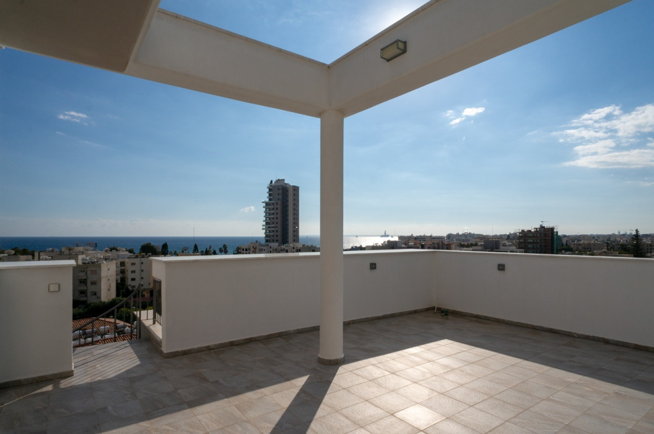 Apartment (Penthouse) in Moutagiaka Tourist Area, Limassol for Sale