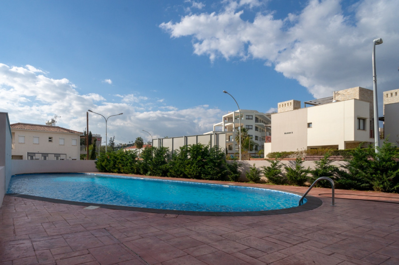 Apartment (Penthouse) in Moutagiaka Tourist Area, Limassol for Sale