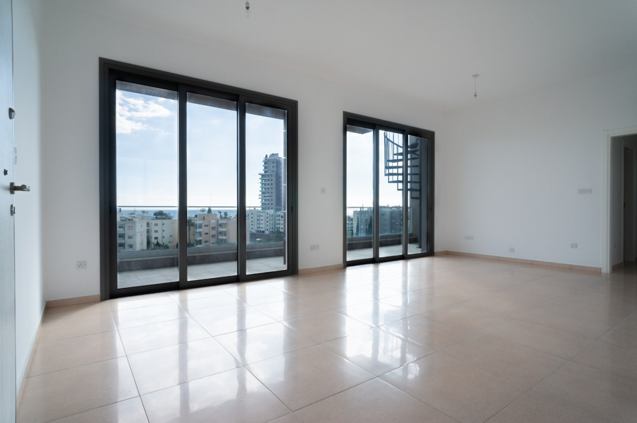 Apartment (Penthouse) in Moutagiaka Tourist Area, Limassol for Sale