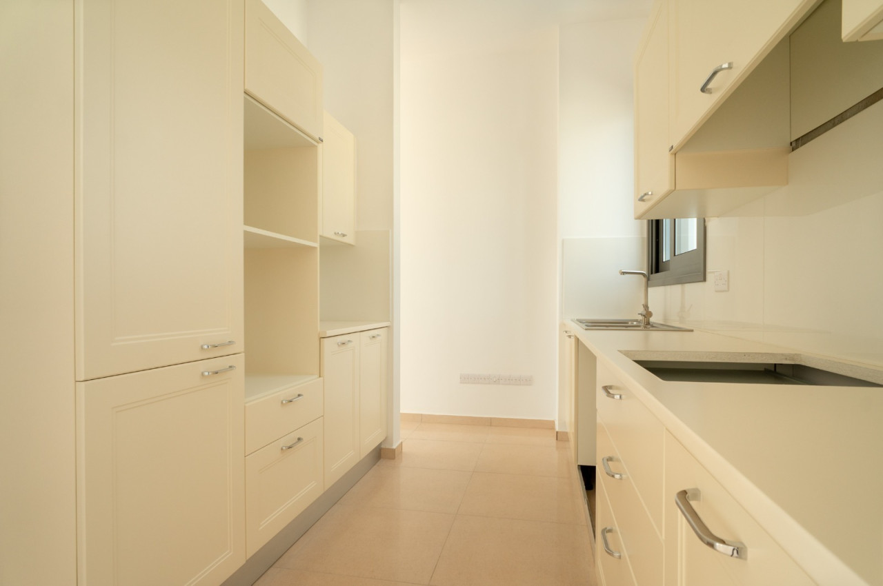 Apartment (Penthouse) in Moutagiaka Tourist Area, Limassol for Sale