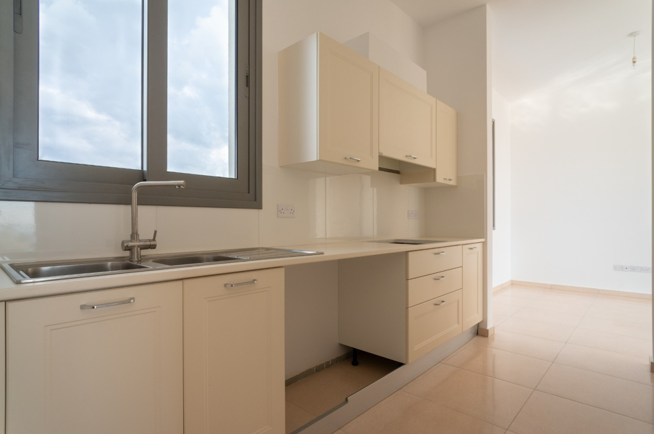 Apartment (Penthouse) in Moutagiaka Tourist Area, Limassol for Sale