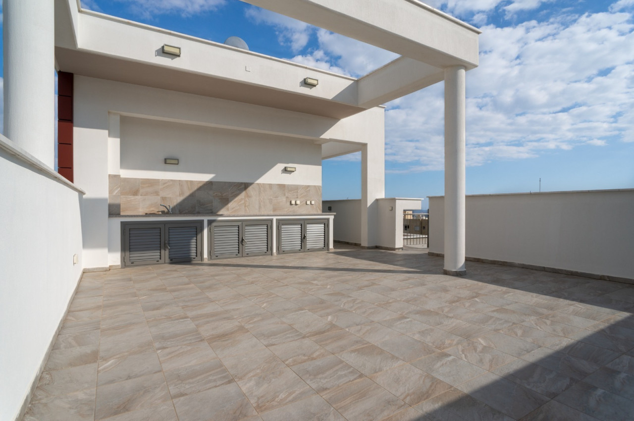 Apartment (Penthouse) in Moutagiaka Tourist Area, Limassol for Sale