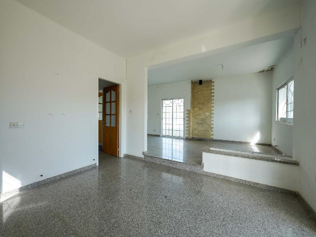 Building (Default) in Geri, Nicosia for Sale