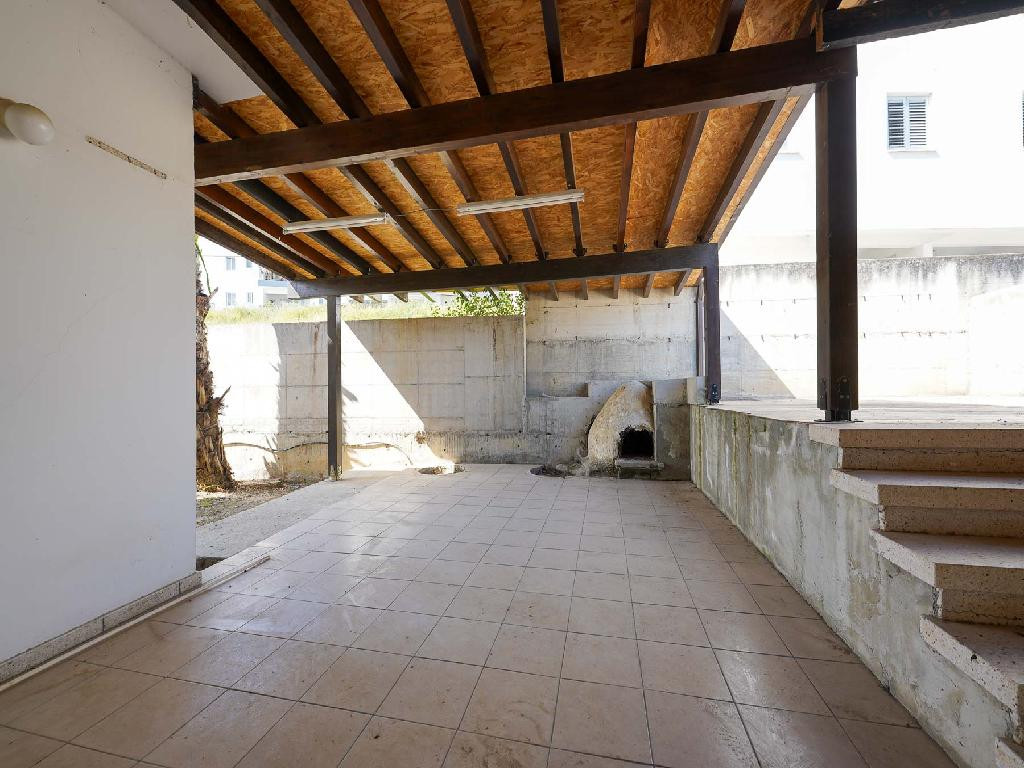 Building (Default) in Geri, Nicosia for Sale