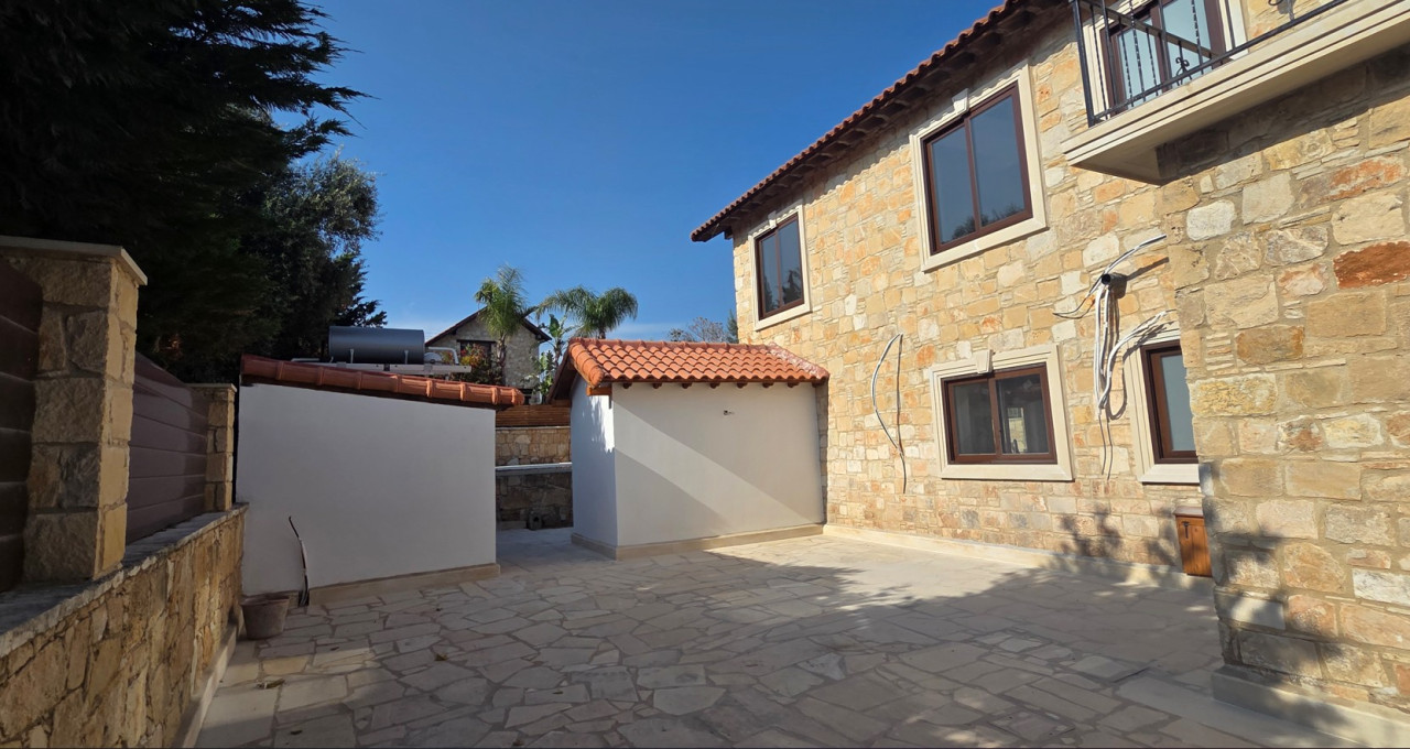 House (Detached) in Souni-Zanakia, Limassol for Sale