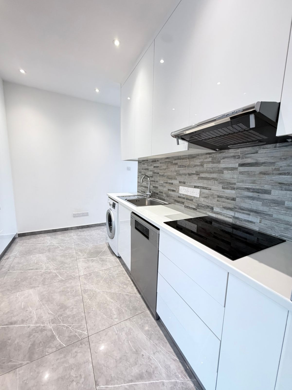 Apartment (Penthouse) in Germasoyia Tourist Area, Limassol for Sale