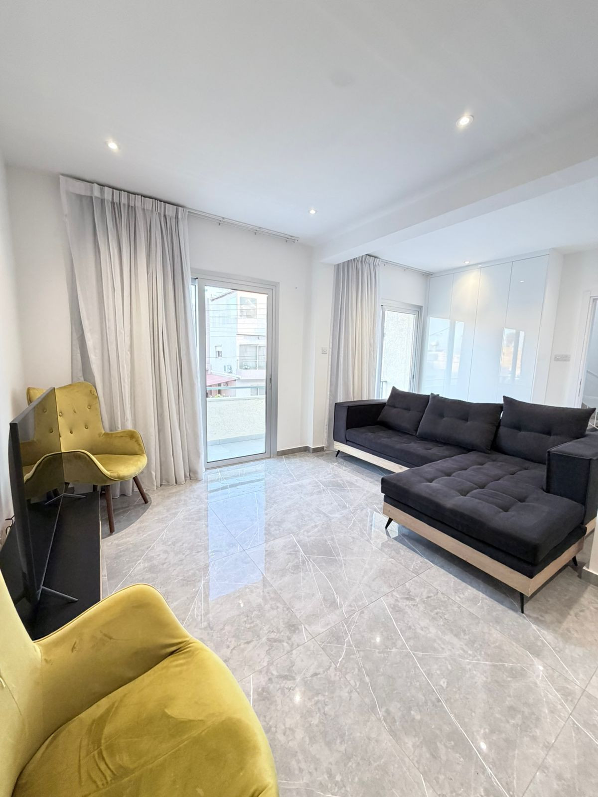 Apartment (Penthouse) in Germasoyia Tourist Area, Limassol for Sale
