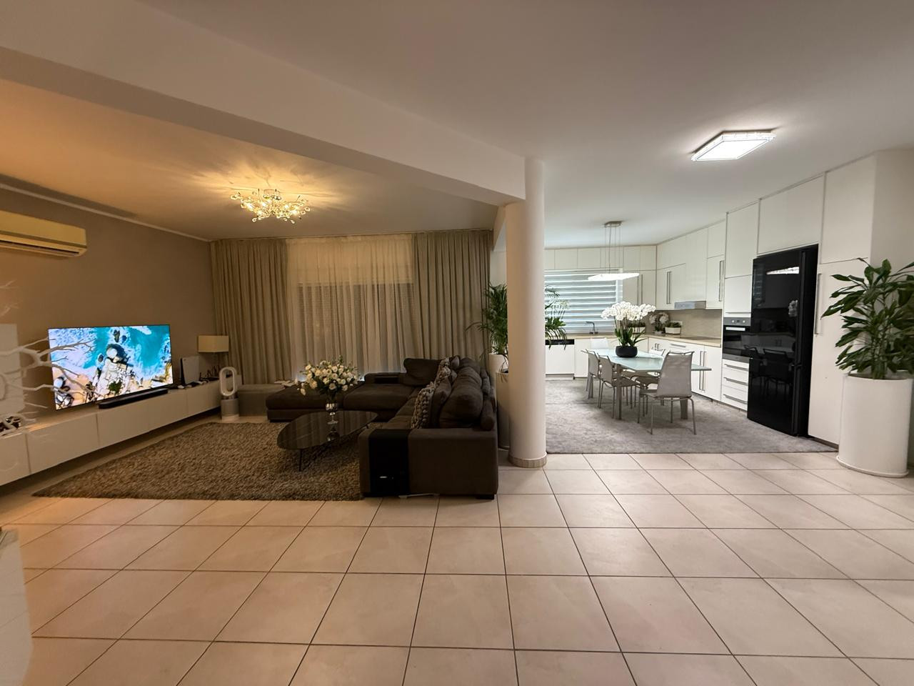 Apartment (Flat) in Green Area, Limassol for Sale