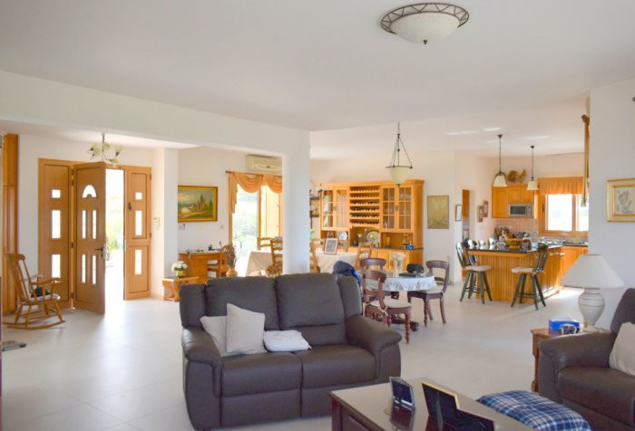 House (Detached) in Sea Caves Pegeia, Paphos for Sale